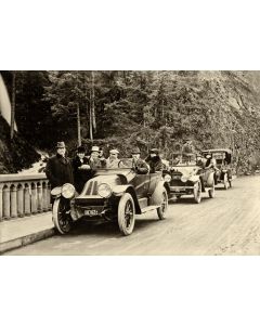 New York Tourists on the Columbia River Highway - Weister