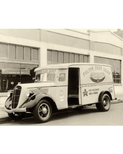 1936 Studebaker 2T2 Truck, Fulton Park Dairy