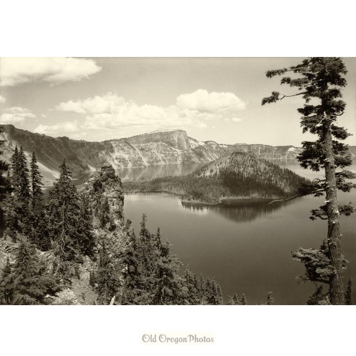 Wizard Island and Llao Cliff, Crater Lake - Eddy