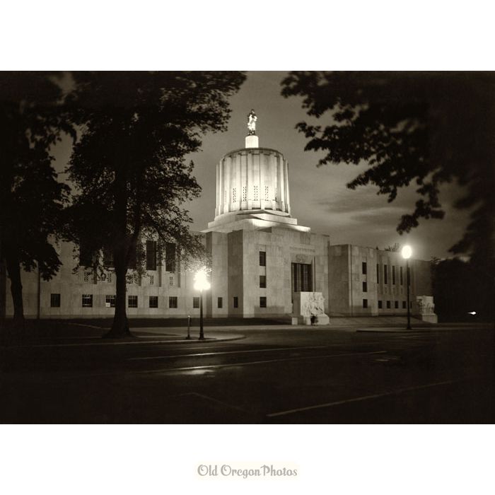 State Capitol at Night, Salem - Eddy