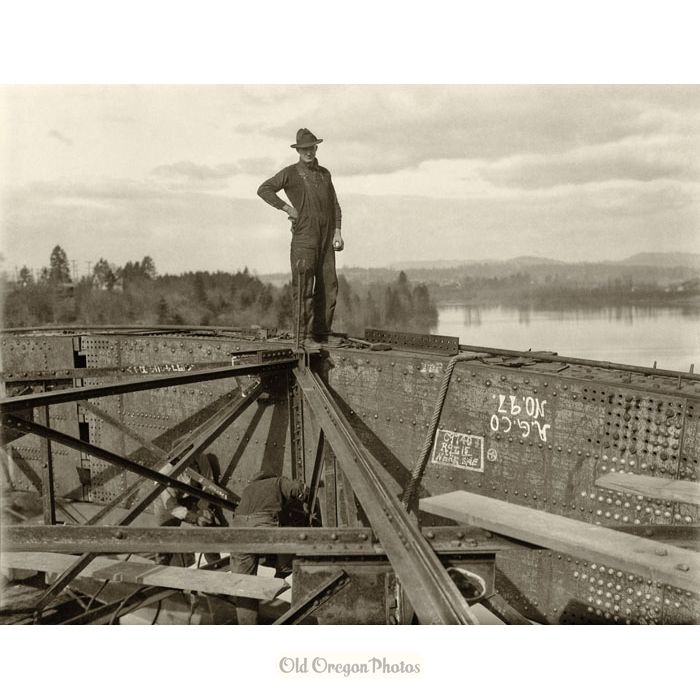 Top of the Arch, Oregon City Bridge Construction - Eddy