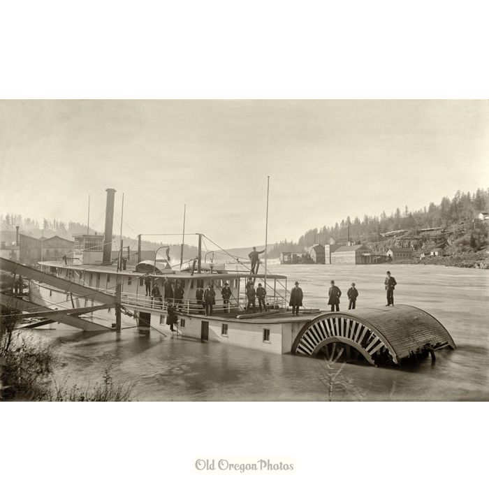 Sinking of the Salem at 4th St. Dock, Oregon City