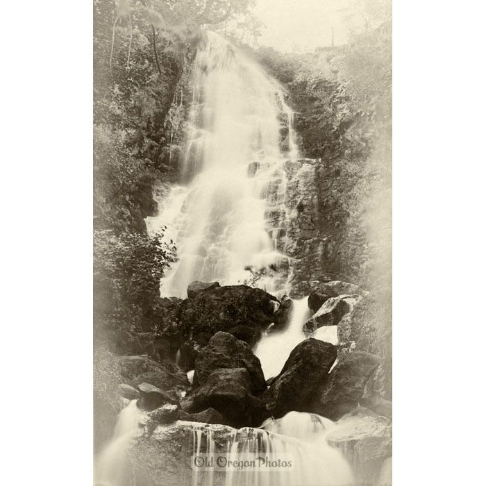 Fairy Falls, Columbia Gorge - Herrin