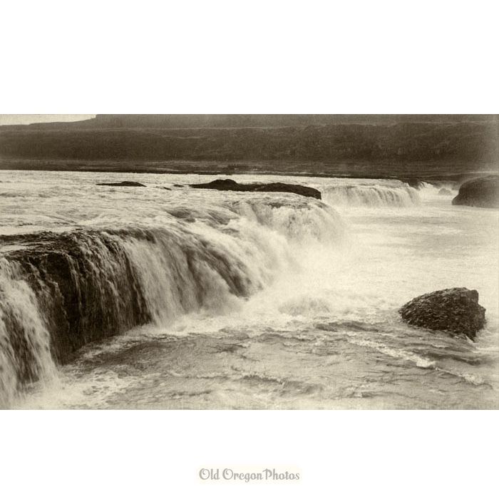 Celilo Falls, Washington side - Herrin