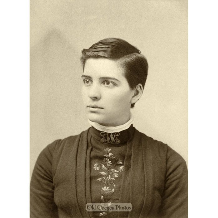 Victorian Woman with Cropped Hair - Davidson