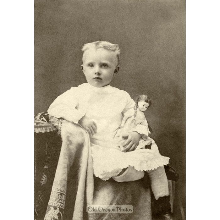 Short-haired Girl with Doll - Buchtel