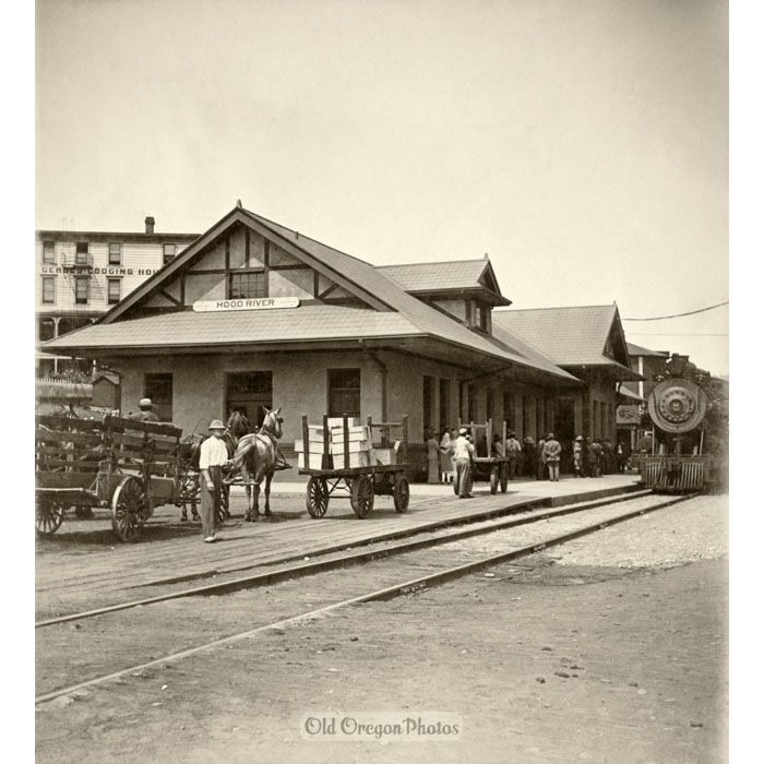 Getting in Line at Hood River Depot - Patterson