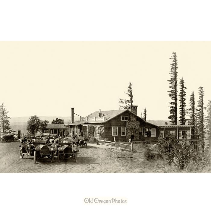 Chanticleer Inn, Columbia River Highway - Pacific Photo Co.