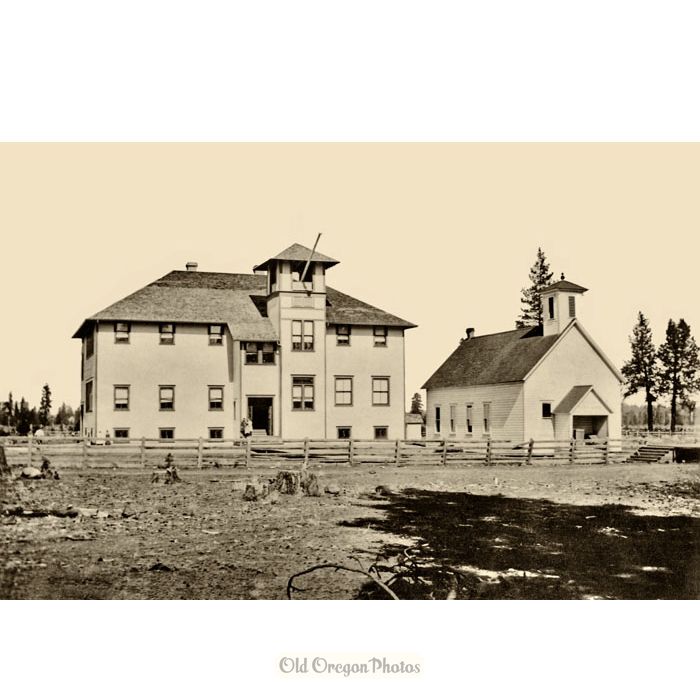 1912 and 1900 School Buildings in Sisters