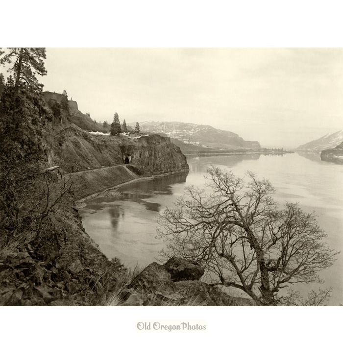 The Columbia River near Lyle - Kiser
