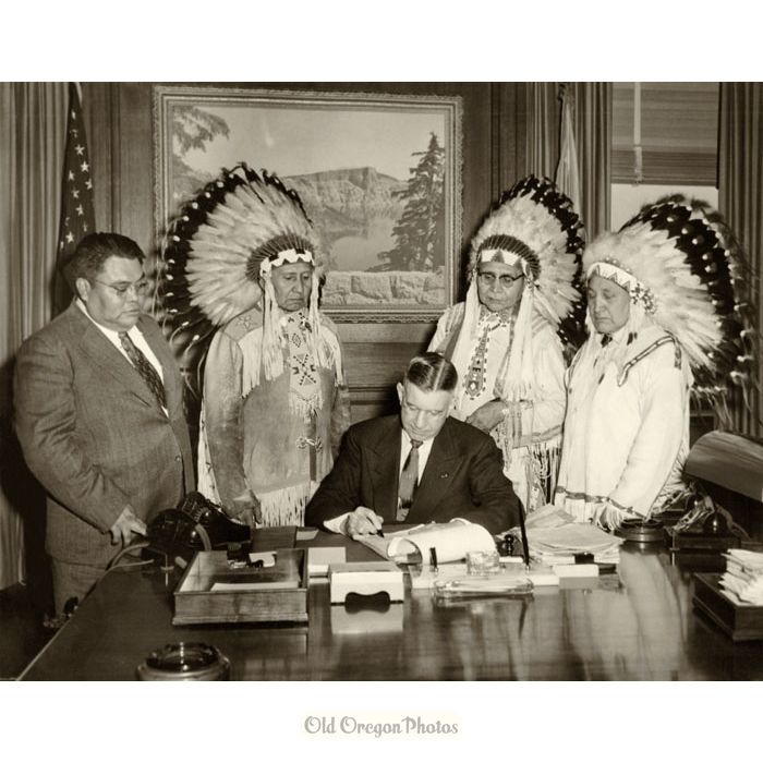 Signing a Settlement for Flooding Celilo Falls