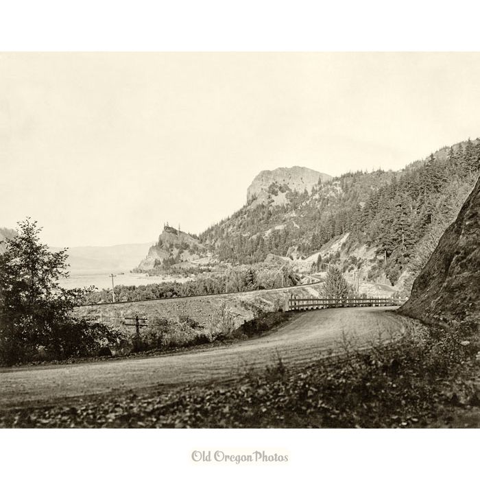 Approaching Mitchell's Point, Columbia River Highway - Clark Kinsey