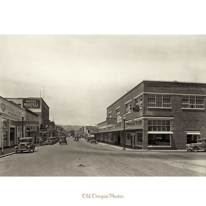 Cottage Grove, Looking West Down Main Street - Frank Patterson